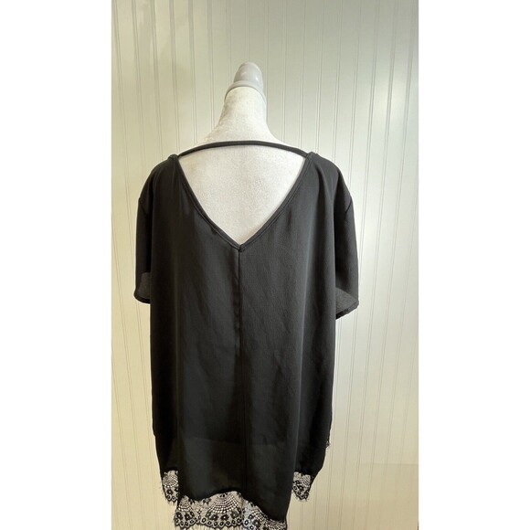 Torrid Sz 3 Black top. Lace shoulder and hem. Deed "V" back. Perfect summer top. - Picture 4 of 6